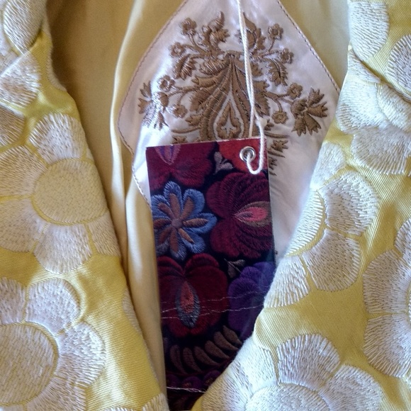 Biya by Johnny Was Spring into Spring Embroidered Tapestry Trench Coat NWT - Picture 6 of 6